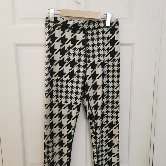 H&M  |  Houndstooth Patterned High-Waisted Leggings - Picture 2 of 4